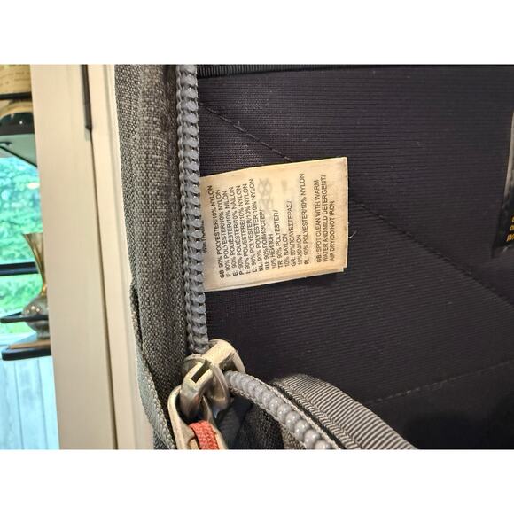 The North Face Gray and Red Backpack - Picture 4 of 9